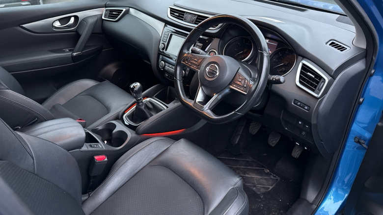 Nissan Qashqai 1.3 DiG-T 160 Tekna 5dr Petrol Hatchback